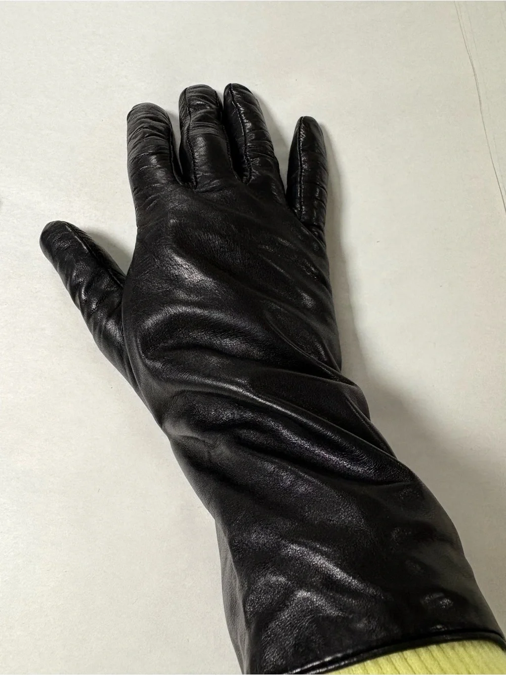 Nordstrom Womens Black Leather Cashmere Lined Wrist Gloves Size 8